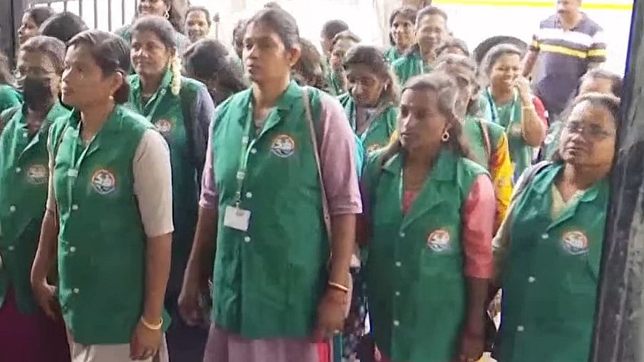 കുടുംബശ്രീ ഹരിതകര്മ സേനാംഗങ്ങള്ക്ക് ഓണസമ്മാനം; ഉത്സവ ബത്തയായി 1000 രൂപ പ്രഖ്യാപിച്ചു